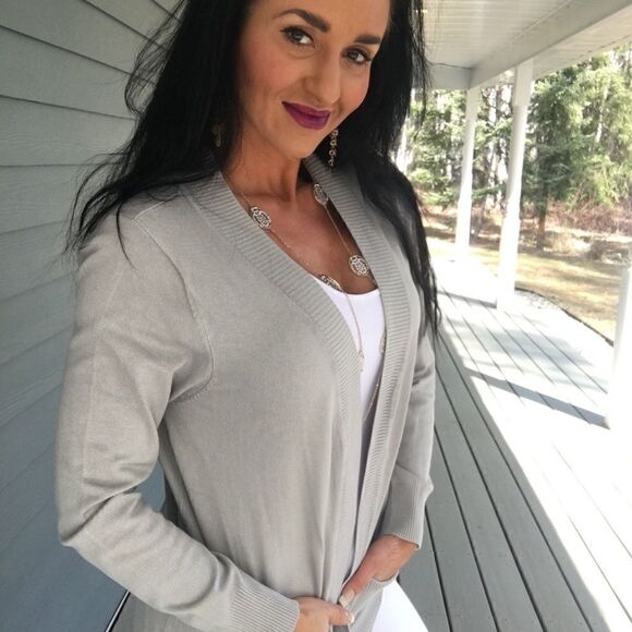 Sweaters - NEW cozy Light Grey long cardigan pockets